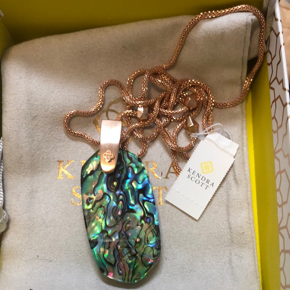 Kendra Scott necklace